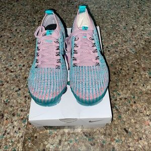 Nike vapormax flyknit 3 W size 7W/5.5M